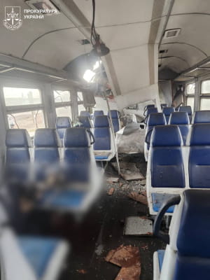Російський FPV-дрон поцілив в електричку на Харківщині