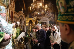 Порошенко посетили литургию в Вербное воскресенье