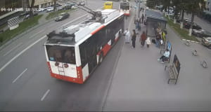 У Луцьку молода дівчина влаштовала стрілянину 