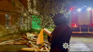 Полиция фиксирует последствия обстрела