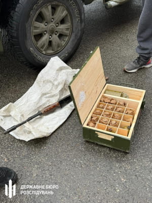 Дезертир продавав зброю з фронту