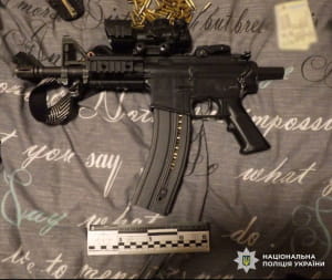 Ходил с автоматом по ЖК