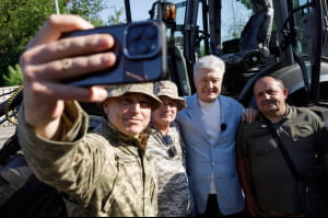 Петро Порошенко разом з військовими