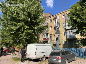 Наслідки ворожої атаки на Дніпро, влучання дрона 21.05.2026