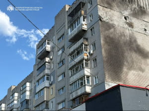Наслідки ворожої атаки на Дніпро, влучання дрона 21.05.2026