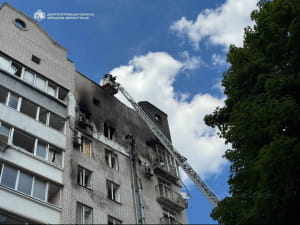 Наслідки удару дроном рф по Дніпру 2.06
