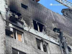 Наслідки удару дроном рф по Дніпру 2.06