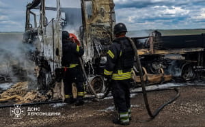 рятувальники ДСНС ліквідують наслідки російської атаки