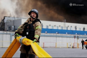 ДСНС ліквідують наслідки атаки на Дніпро 3.06