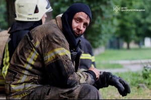 ДСНС ліквідують наслідки атаки на Дніпро 3.06