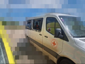 Наслідки атаки дронами автомобілей Товариства Червоного Хреста України