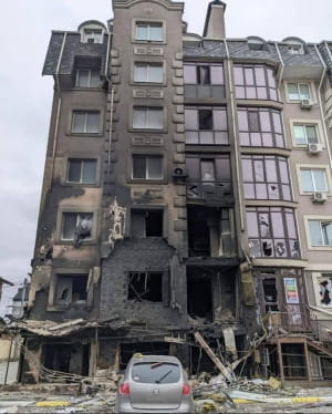 Зруйнований будинок в Бучі