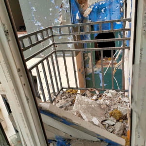 Зруйнований будинок в Бучі