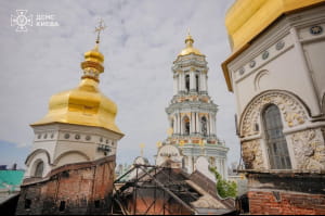 ДСНС ліквідують наслідки атаки по Лаврі