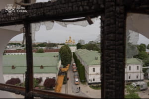ДСНС ліквідують наслідки атаки по Лаврі