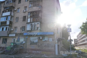 разрушения после попадания авиабомб по Запорожью 5.07