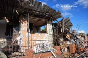 разрушения после попадания авиабомб по Запорожью 5.07