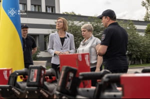 Німеччина передала ДСНС 10 комплектів гідравлічного рятувального обладнання