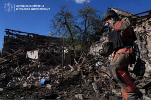 Наслідки удару по Запоріжжю керованими авіаційними бомбами