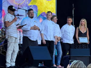 ПОРУЧ KYIV FEST на ВДНГ