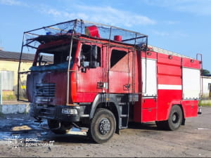 пошкоджена пожежна техніка внаслідок обстрілу рф