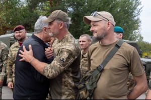 Порошенко вкотре передав ЗСУ техніку й обладнання майже на 25 млн грн