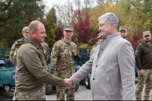 Петро Порошенко передав військову техніку ЗСУ