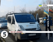 активісти "Свободи" зупинили 14 російських вантажівок