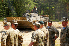 Візит до українських десантників відбувся з метою уточнення потреб підрозділів Високомобільних десантних військ щодо підготовки та подальшого планування спільних заходів двостороннього військового співробітництва. Представники Збройних сил Сполучених Штатів Америки оглянули умови та побут військовослужбовців, відвідали об’єкти навчально-матеріальної бази, парк бойових машин, а також взяли участь у заняттях з бойової підготовки.