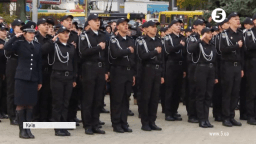 у Києві майже 700 майбутніх копів присяглися на вірність Україні