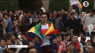 Тисячі людей мітингували у Тайвані на підтримку легалізації одностатевих шлюбів