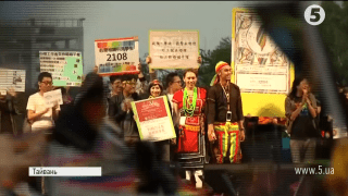 Тисячі людей мітингували у Тайвані на підтримку легалізації одностатевих шлюбів