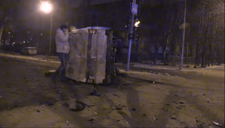 У Запоріжжі перекинулося інкасаторське авто