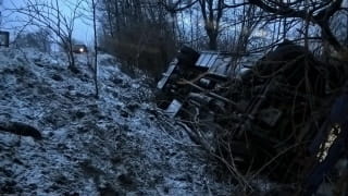ДТП на Закарпатті: рейсовий автобус зірвався в урвище