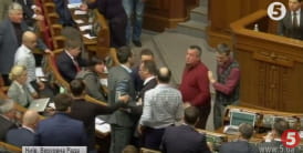 У ВР побилися нардепи Лещенко і Мельничук