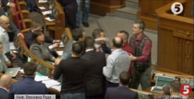 У ВР побилися нардепи Лещенко і Мельничук