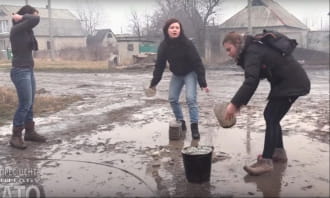 У старій Авдіївці від влучання ворожого снаряду сталася сильна пожежа