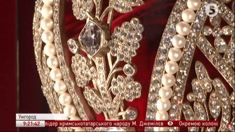 Виставка корон