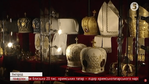 Виставка корон