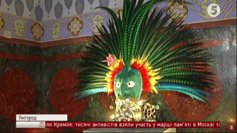 Виставка корон