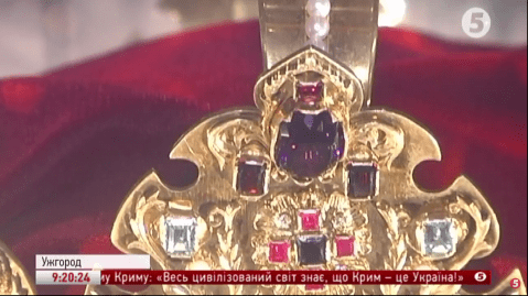 Виставка корон