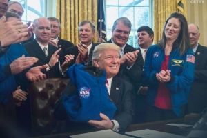 Трамп підписав закон про фінансування польоту на Марс