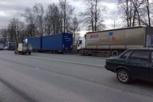 Фури вишикувалися уздовж доріг: у РФ стартувала масштабна акція протесту далекобійників
