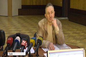 Скандальний суддя-колядник Зварич спробував поновитися на посаді