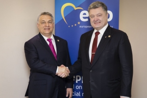 Порошенко особисто обговорив з Орбаном заяви угорських політиків про створення автономій