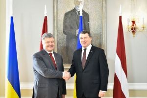 Зустріч з представниками ЗМІ президентів Латвії та України – відео