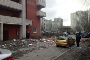 У Санкт-Петербурзі в багатоповерхівці прогримів сильний вибух – з'явилося відео (ОНОВЛЕНО)