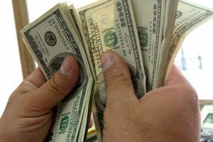 За три місяці українці переказали з-за кордону $1,641 млрд