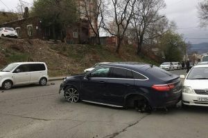 "Рятувала кішку": у Росії жінка-водій протаранила 11 автівок на своєму шляху – відео