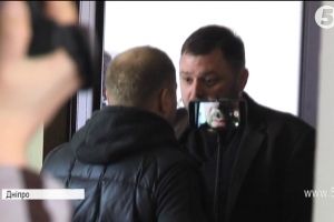 "Бити не вміє", зате кусається: У міськраді Дніпра сталася бійка